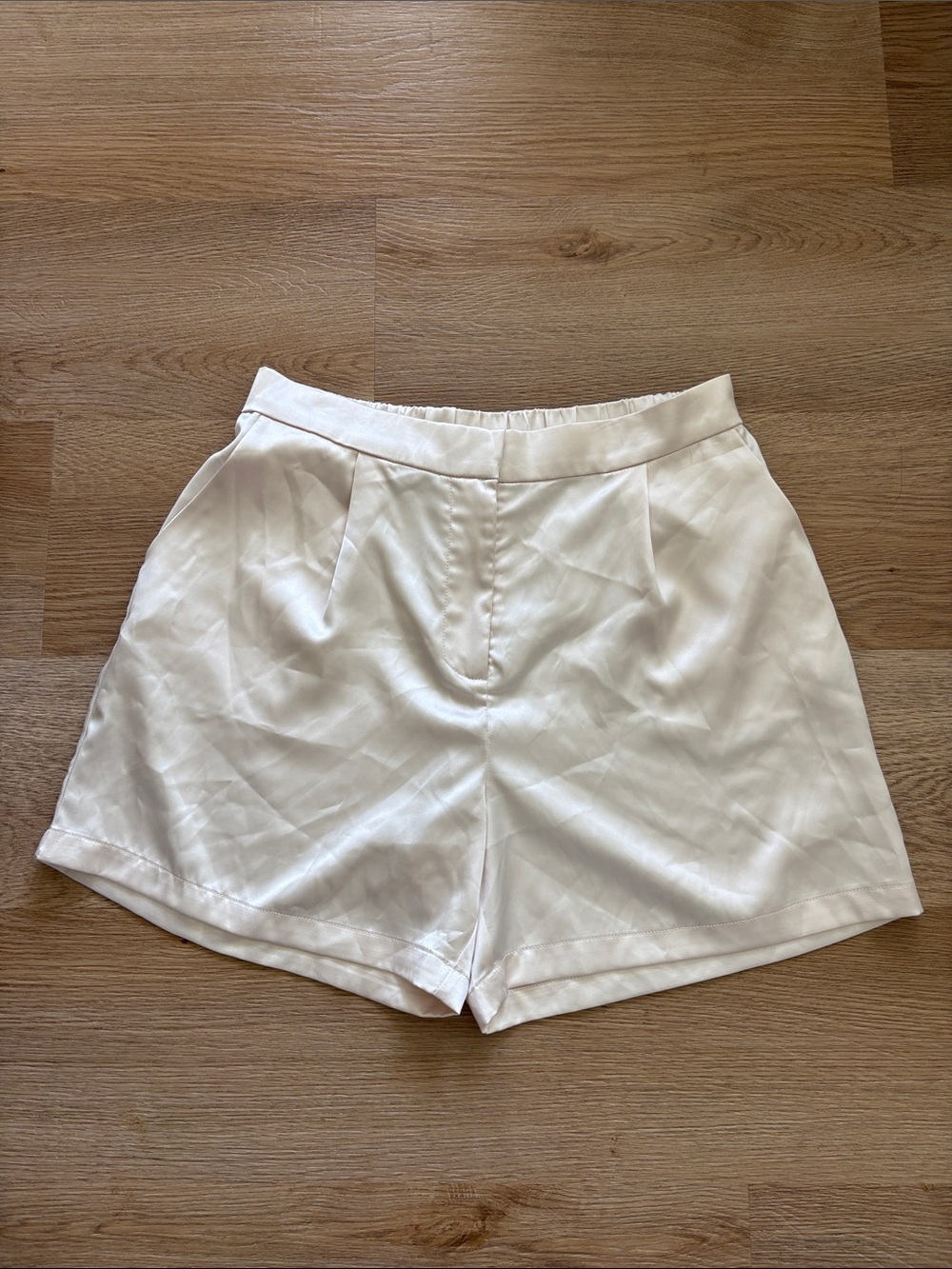 Women's High-Waist silky Shorts in Ivory